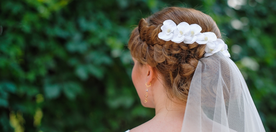 Flower Hair Accessories: Elevate Your Wedding Day Look